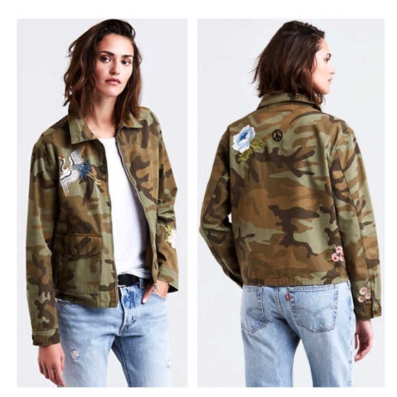 Levi's Jackets & Blazers - Levis Women Caroline Camo Jacket Embroidered Flower Bird Peace Sign Zip Up Sz M